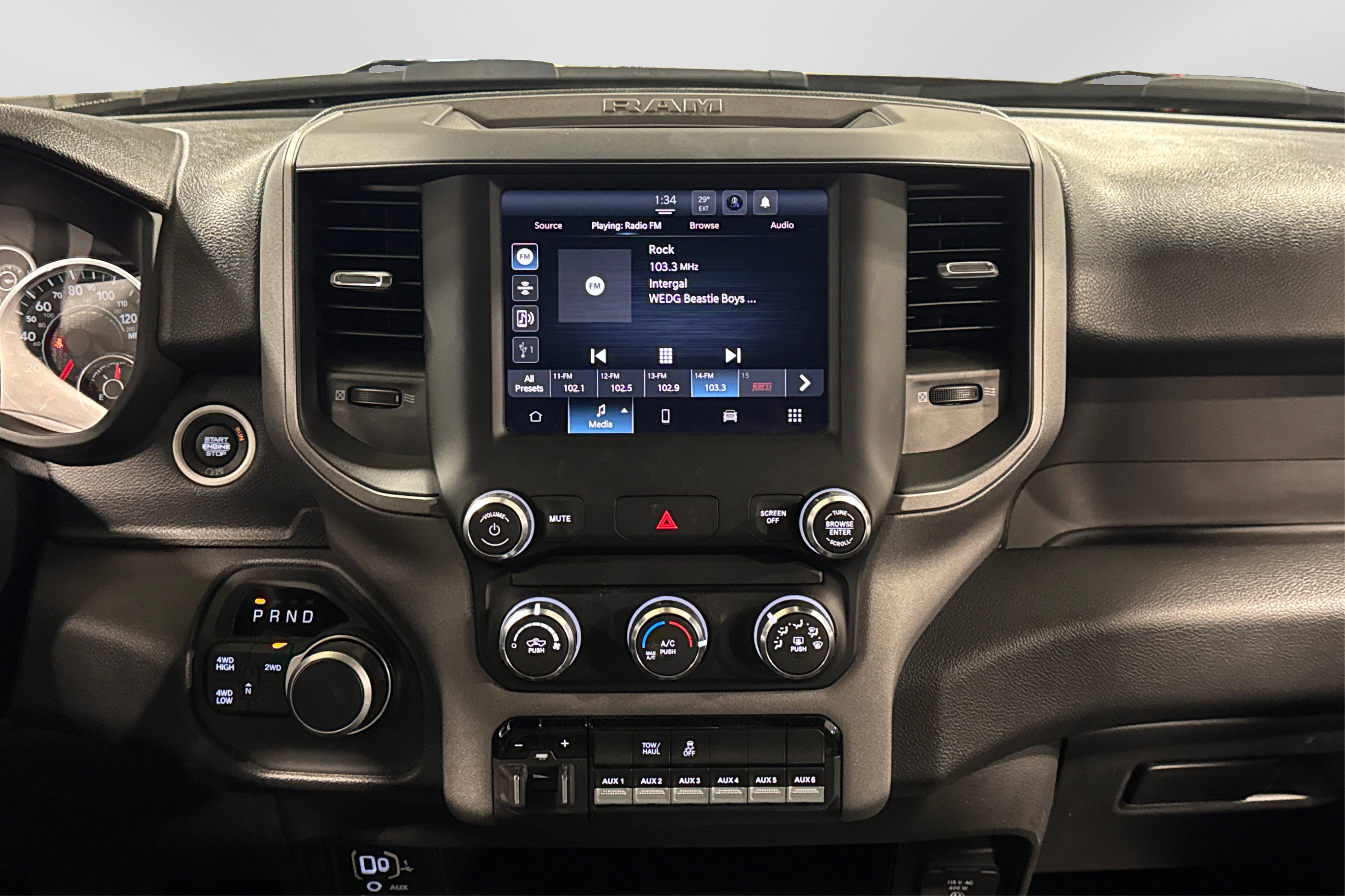 Used 2024 RAM 2500 Tradesman w/ Chrome Appearance Group image 30