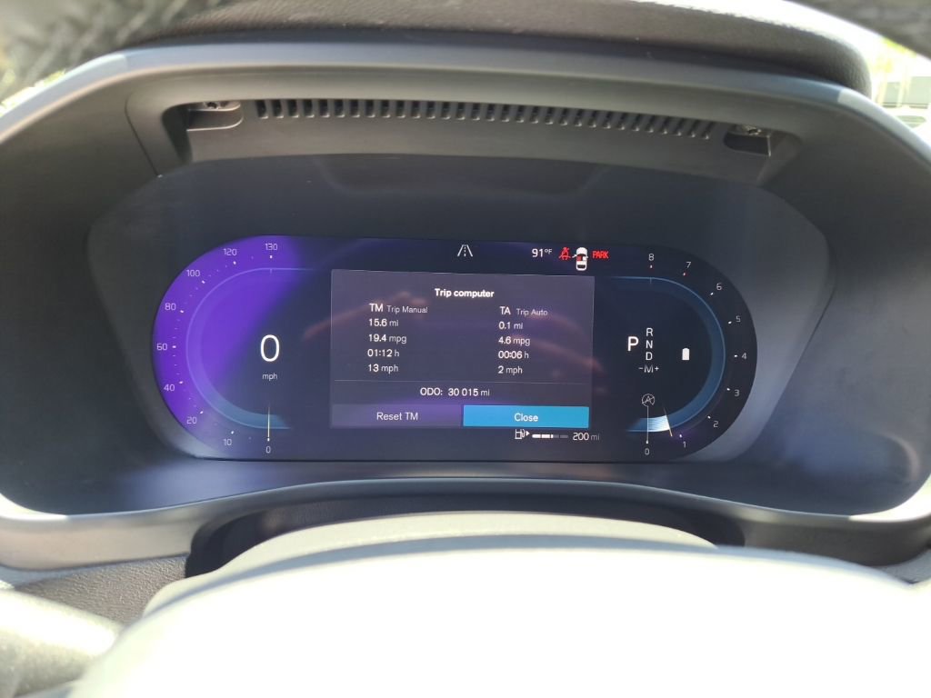 Used 2023 Volvo XC40 B5 Plus w/ Climate Package image 18