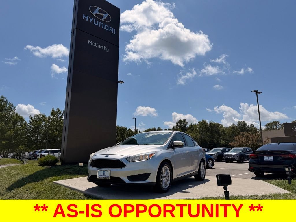 Used 2017 Ford Focus SE FWD image 1