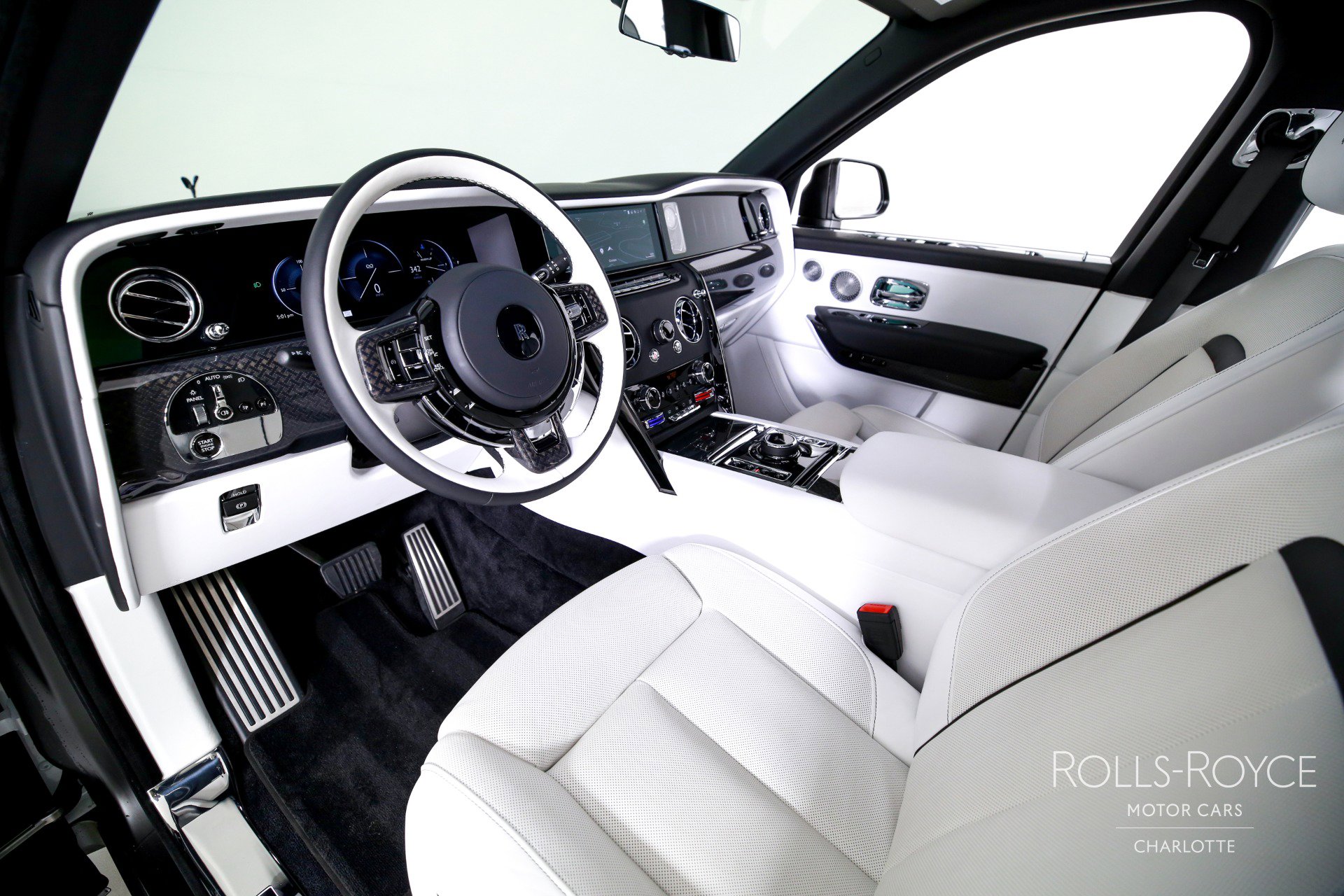 Certified 2025 Rolls-Royce Cullinan Black Badge image 4