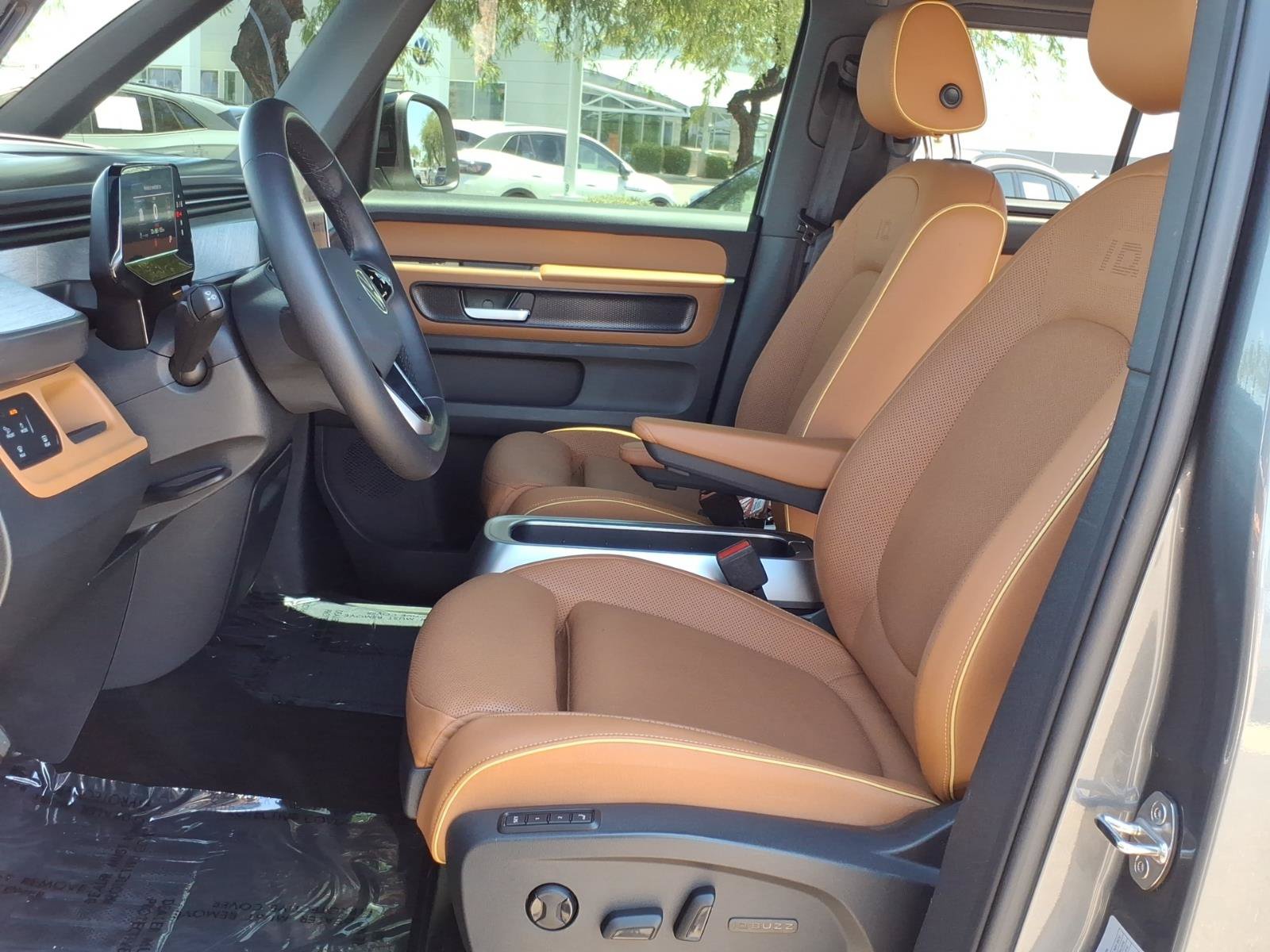 Certified 2025 Volkswagen ID. Buzz Pro S RWD image 19