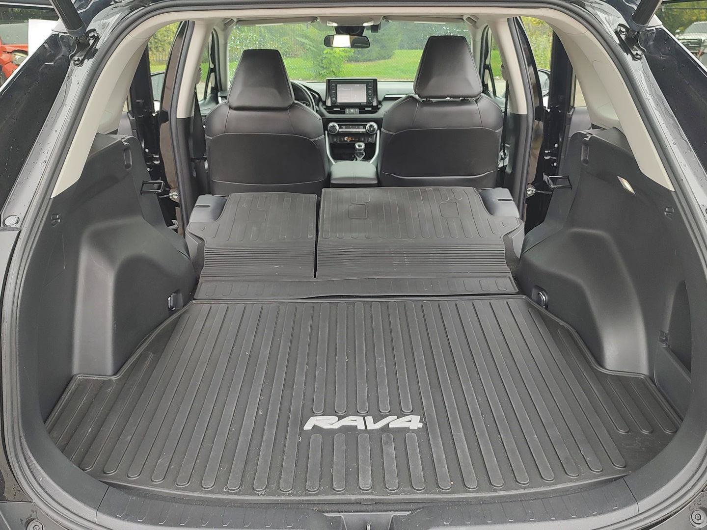 Used 2022 Toyota RAV4 XLE Premium AWD/4WD image 22