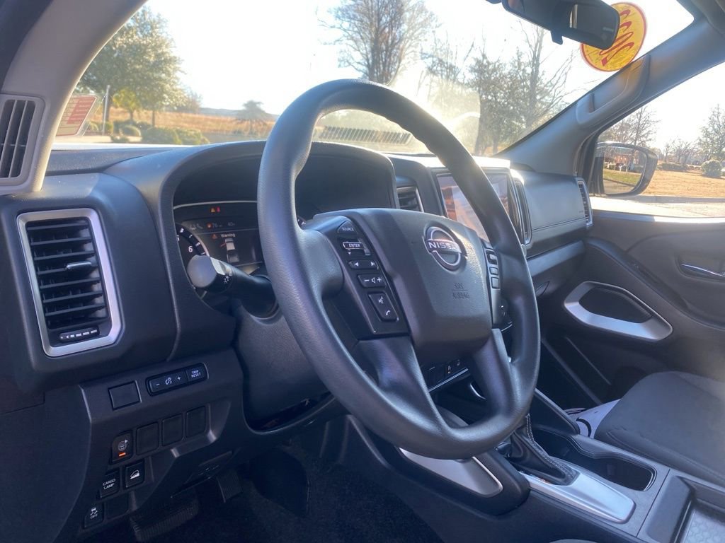 Used 2023 Nissan Frontier SV w/ Technology Package image 15