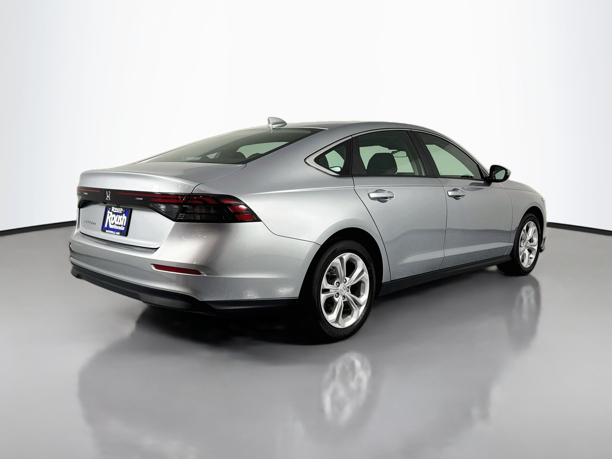 Certified 2023 Honda Accord LX image 5