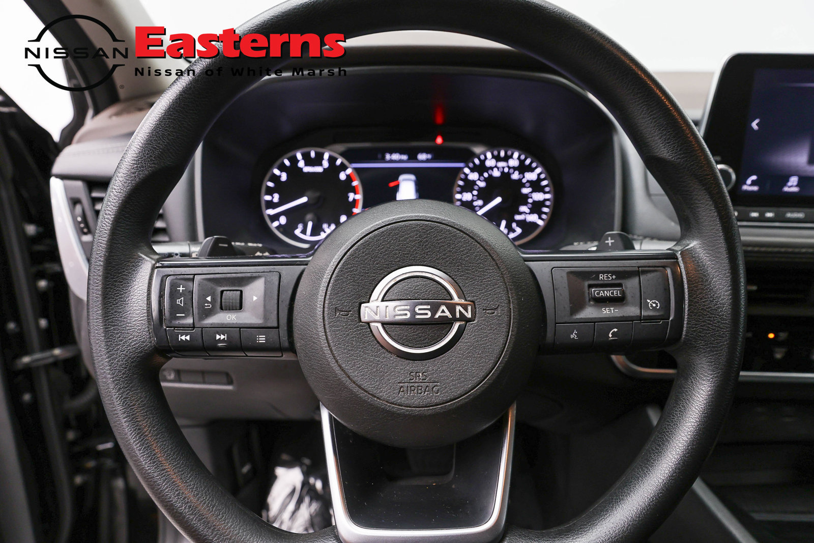 Used 2023 Nissan Rogue S AWD/4WD image 10