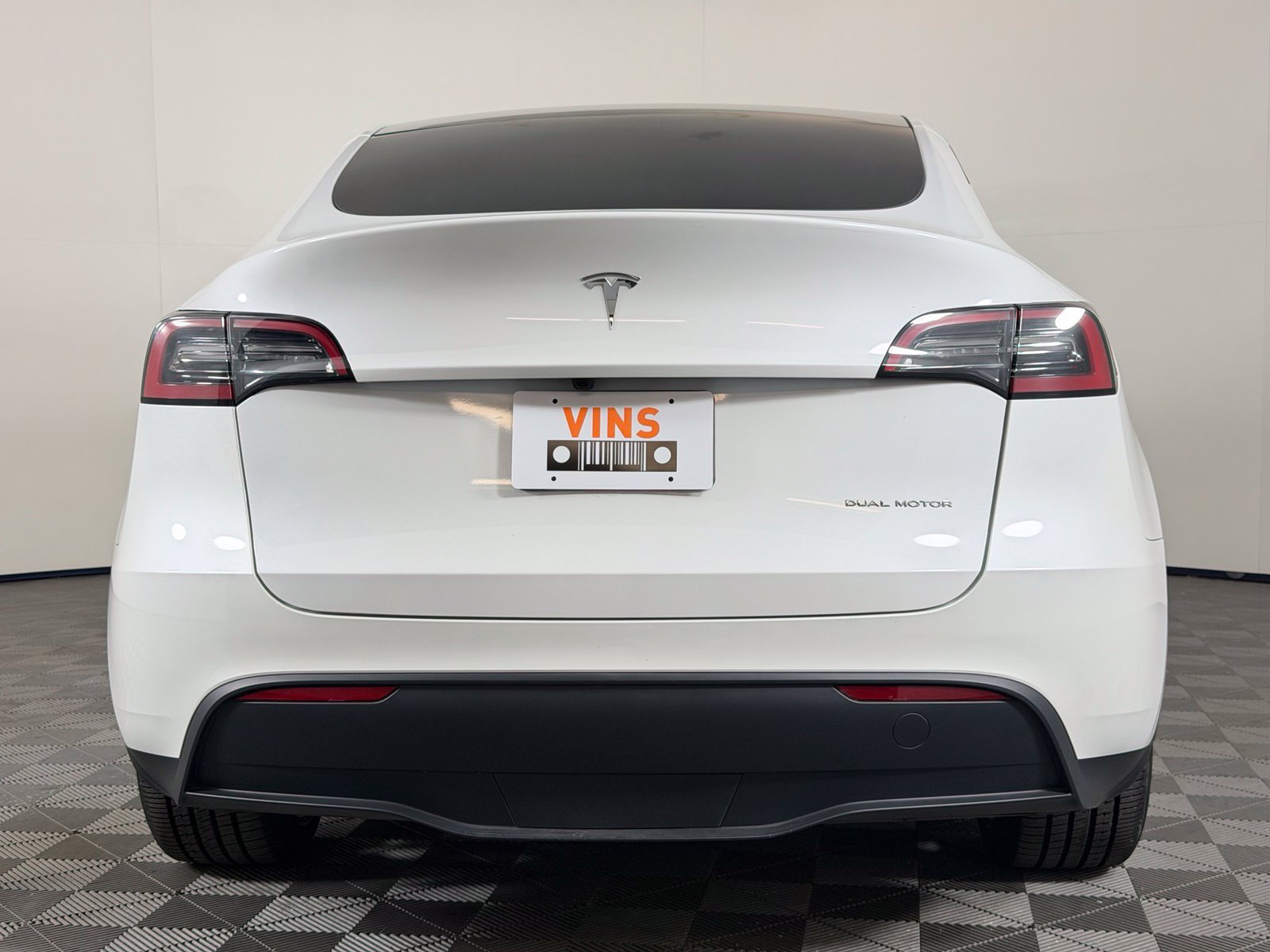 Used 2024 Tesla Model Y Long Range AWD/4WD image 8