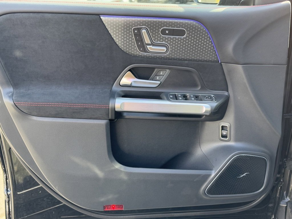 New 2025 Mercedes-Benz GLB 35 AMG 4MATIC image 17