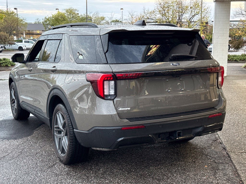 Used 2026 Ford Explorer ST-Line w/ ST-Line Street Pack AWD/4WD image 11