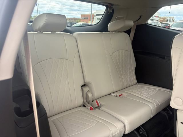 Used 2023 Buick Enclave Avenir w/ Avenir Technology Package AWD/4WD image 16