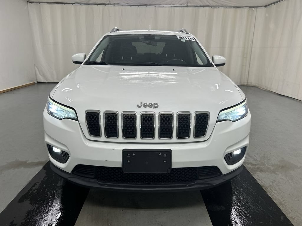 Used 2019 Jeep Cherokee Latitude Plus AWD/4WD image 3