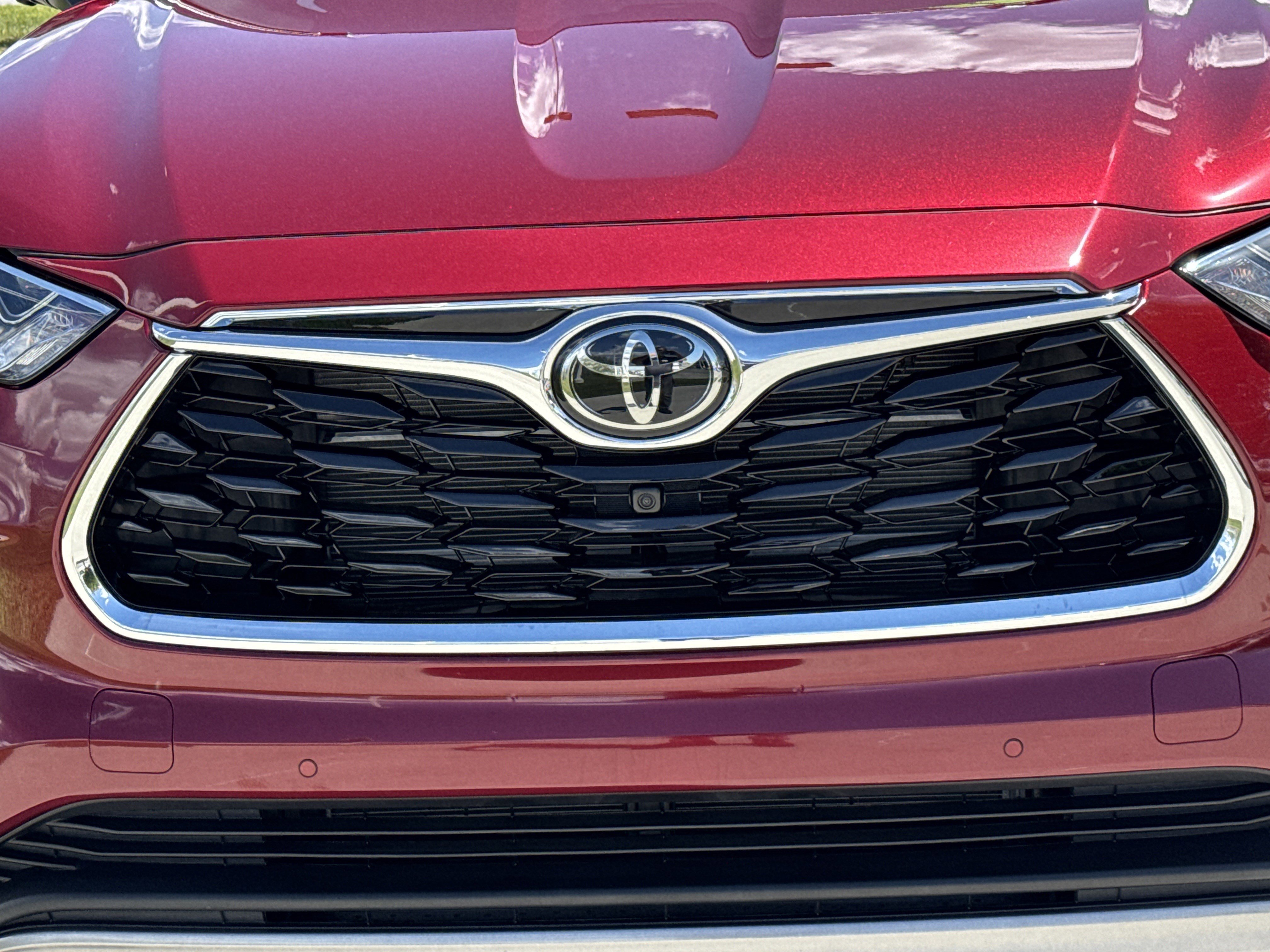 Used 2025 Toyota Highlander Platinum AWD/4WD image 9
