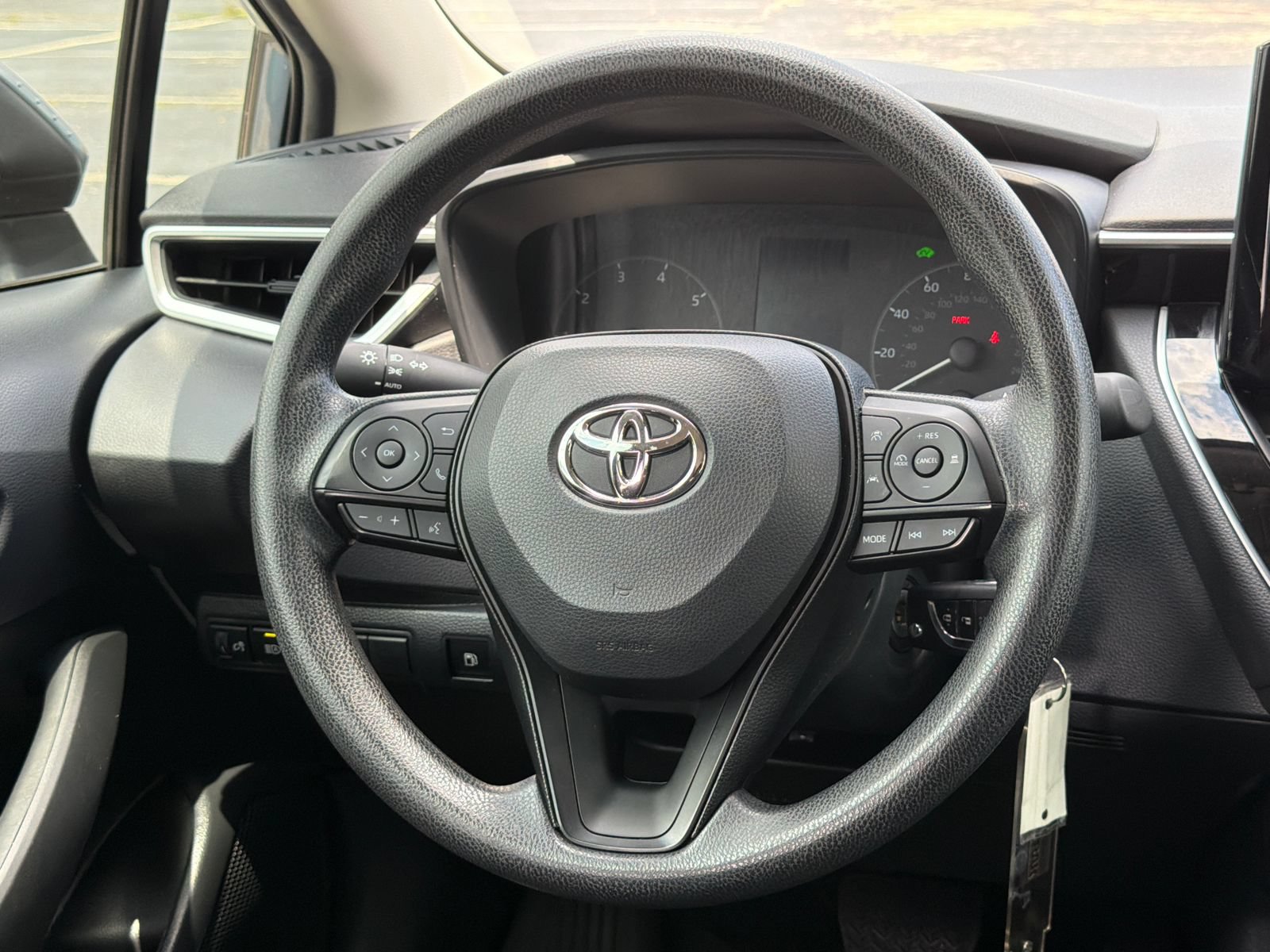 Used 2025 Toyota Corolla LE FWD image 26