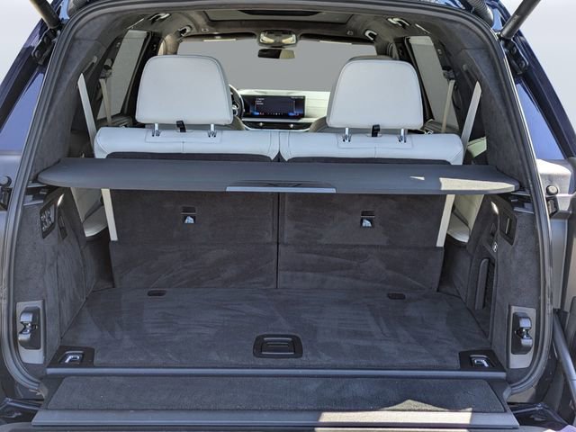 Used 2025 BMW X7 xDrive40i w/ Executive Package image 12