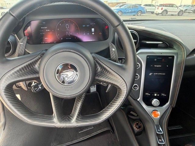 Used 2025 McLaren 750S Spider RWD image 12