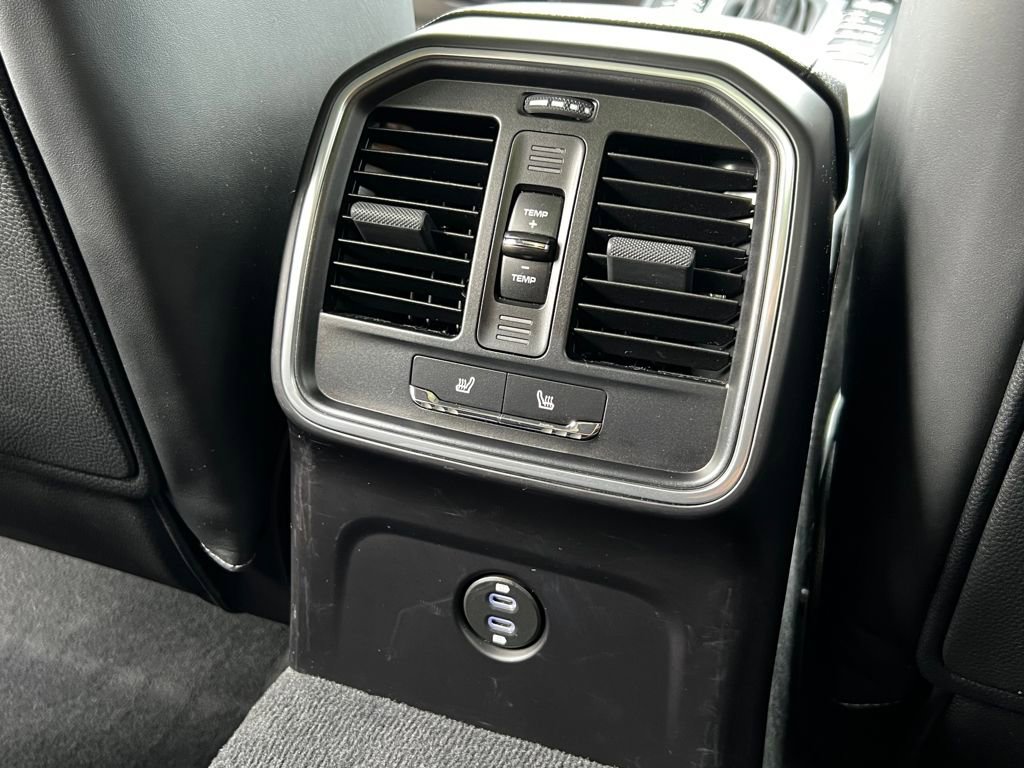 Used 2020 Porsche Macan image 12