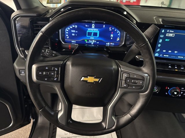 Used 2023 Chevrolet Silverado 1500 LT image 12