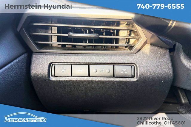 Used 2023 Nissan Altima 2.0 SR image 16