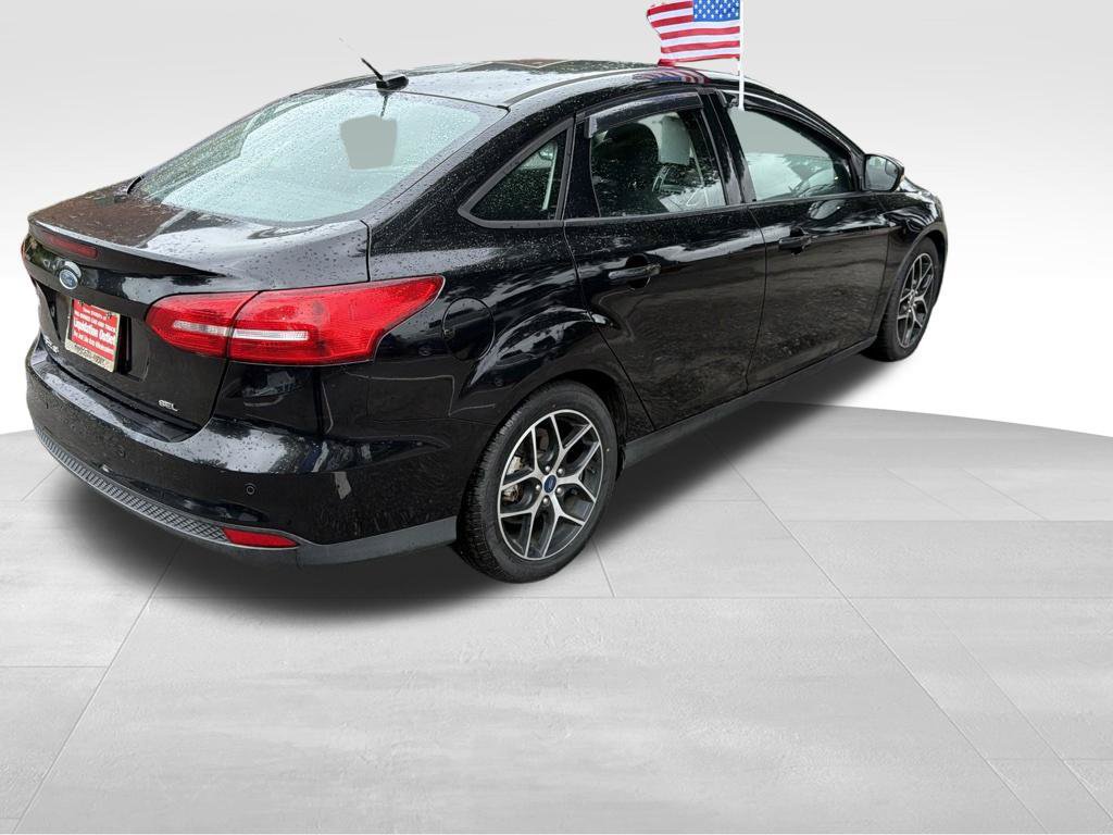 Used 2017 Ford Focus SEL FWD image 8