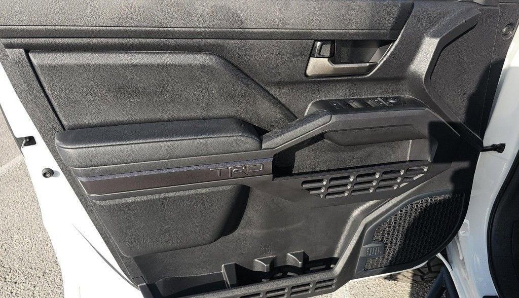 Used 2024 Toyota Tacoma TRD Off-Road w/ TRD Off Road Upgrade Package image 5