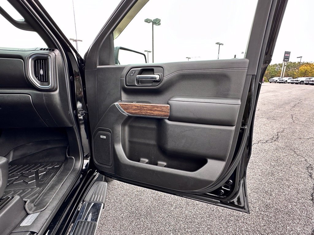 Used 2019 Chevrolet Silverado 1500 High Country w/ Technology Package AWD/4WD image 15