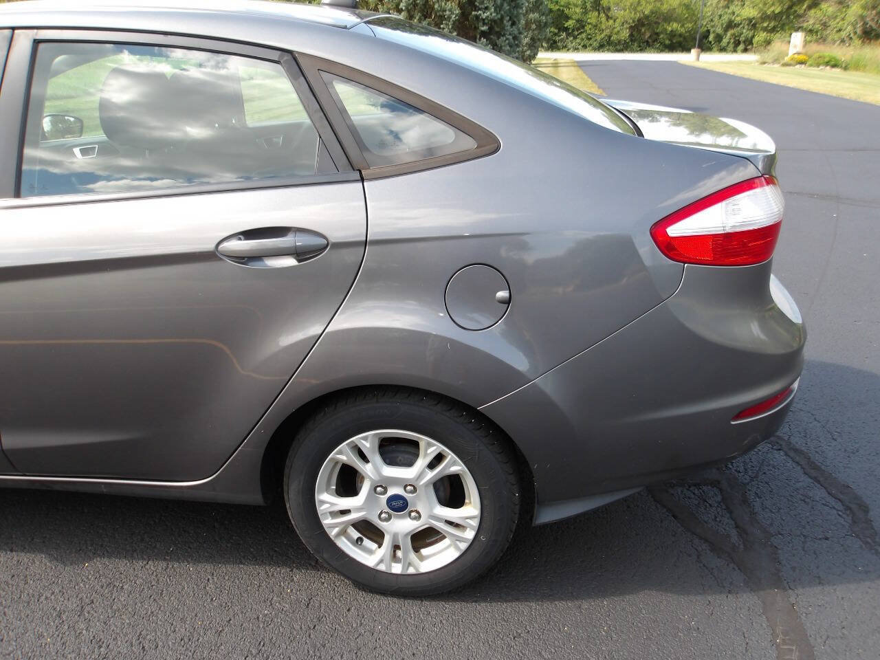 Used 2014 Ford Fiesta SE FWD image 28