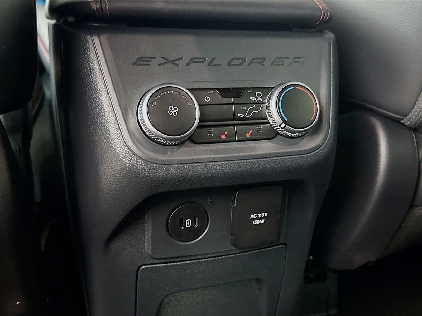 Used 2025 Ford Explorer ST-Line w/ Premium Package image 25