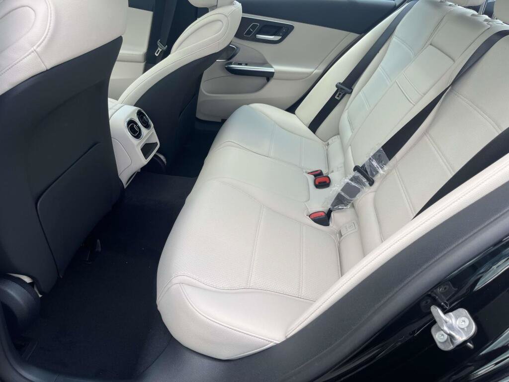 New 2026 Mercedes-Benz C 300 4MATIC Sedan image 17