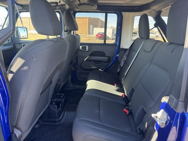 Used 2020 Jeep Wrangler Unlimited Sahara image 12