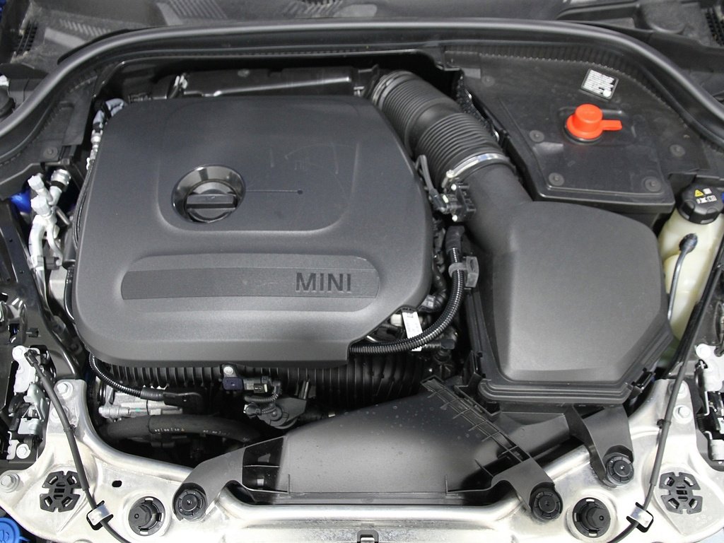 Certified 2025 MINI Cooper S image 21
