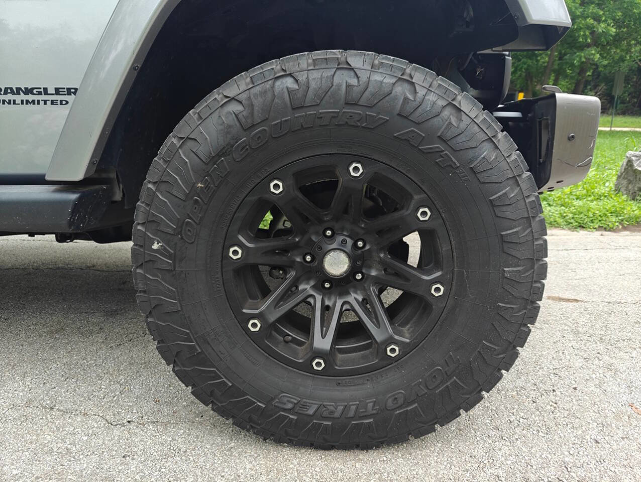 Used 2016 Jeep Wrangler Unlimited Sahara AWD/4WD image 22