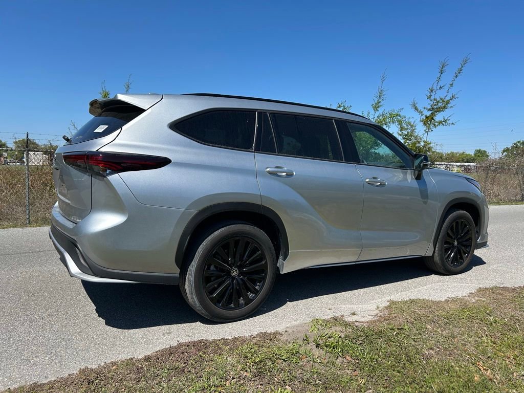 Used 2025 Toyota Highlander XSE image 5