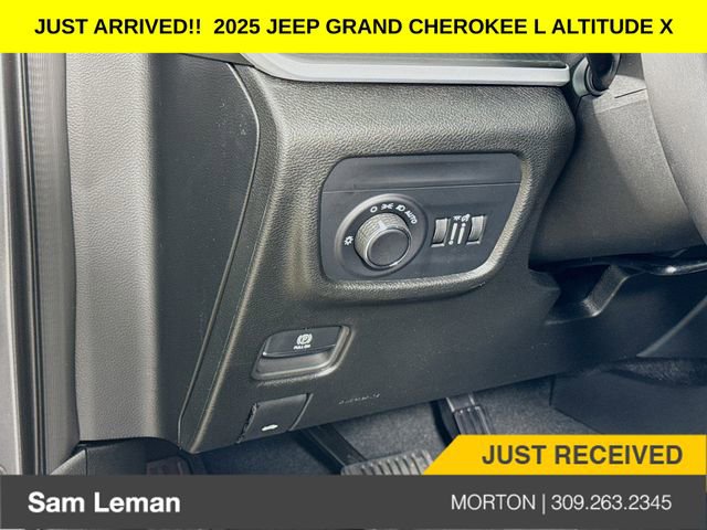 New 2025 Jeep Grand Cherokee L Altitude image 10