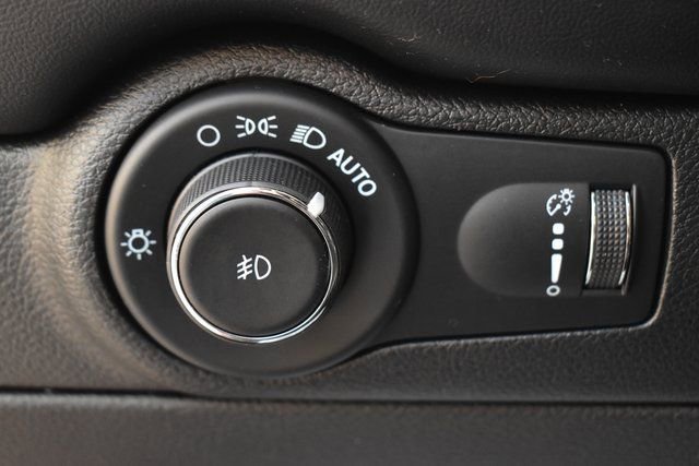 Used 2023 Dodge Durango GT image 25