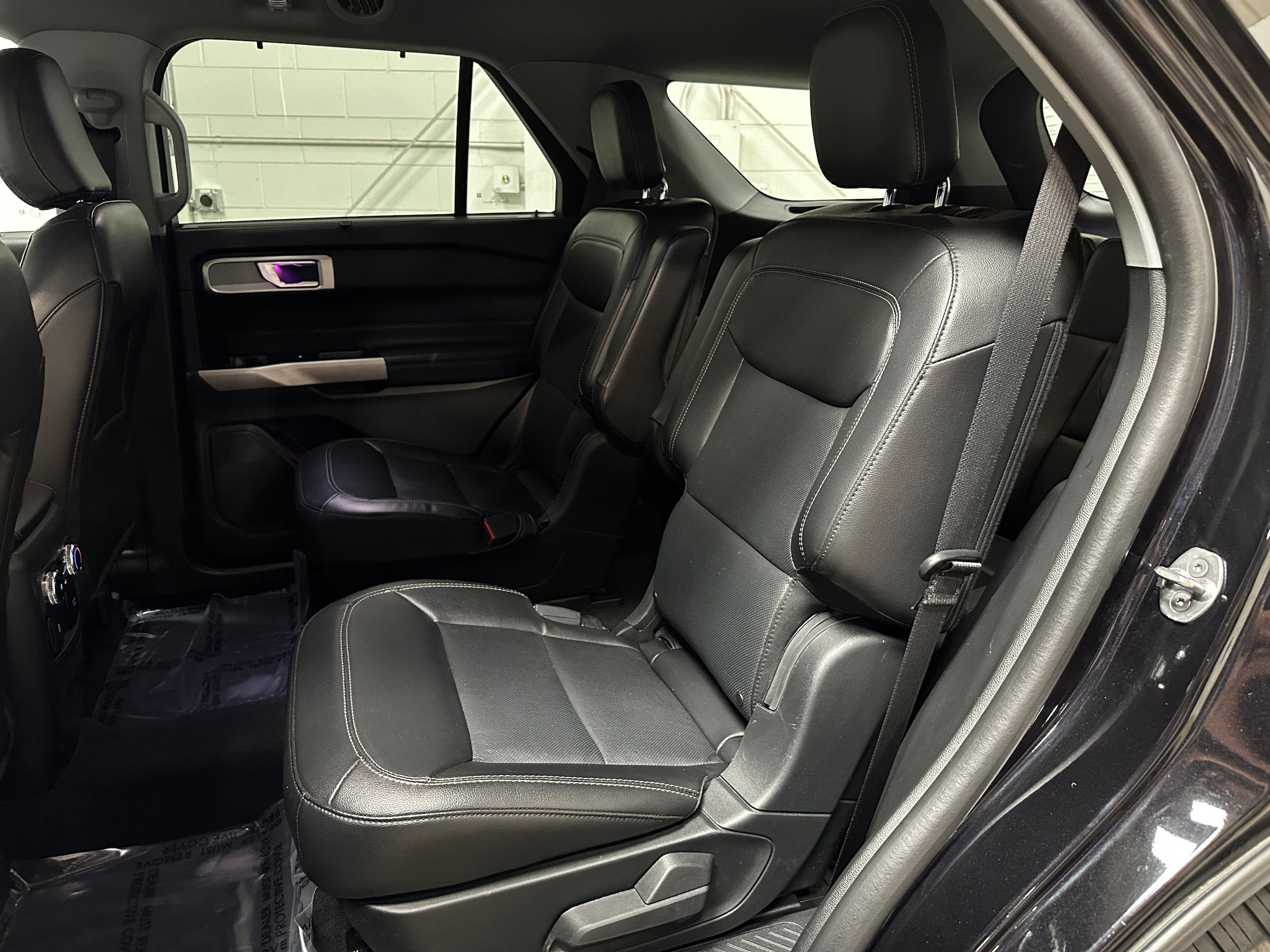 Certified 2023 Ford Explorer Limited w/ Equipment Group 301A AWD/4WD image 10