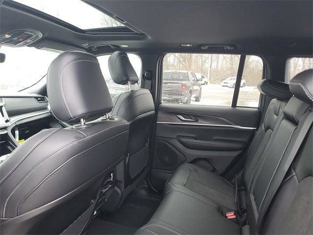 New 2026 Jeep Grand Cherokee Altitude AWD/4WD image 10