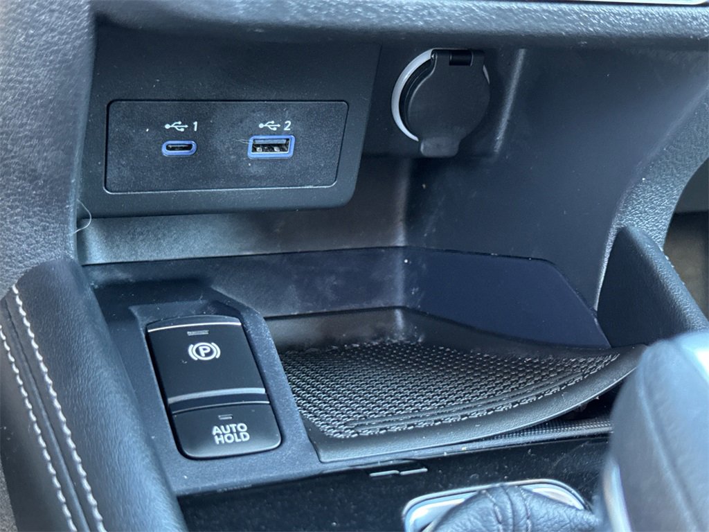 Used 2023 Nissan Kicks SR image 30