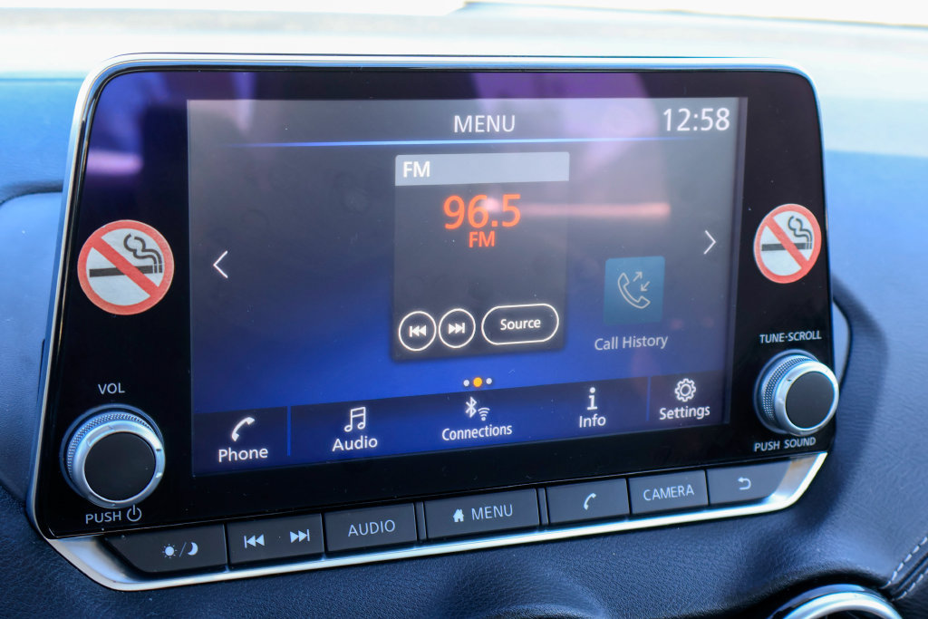 Used 2025 Nissan Sentra SV FWD image 5