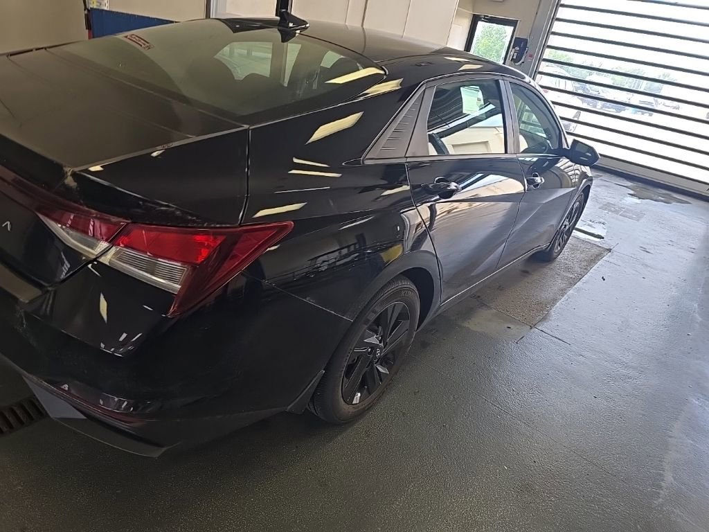 Used 2023 Hyundai Elantra SEL FWD image 3