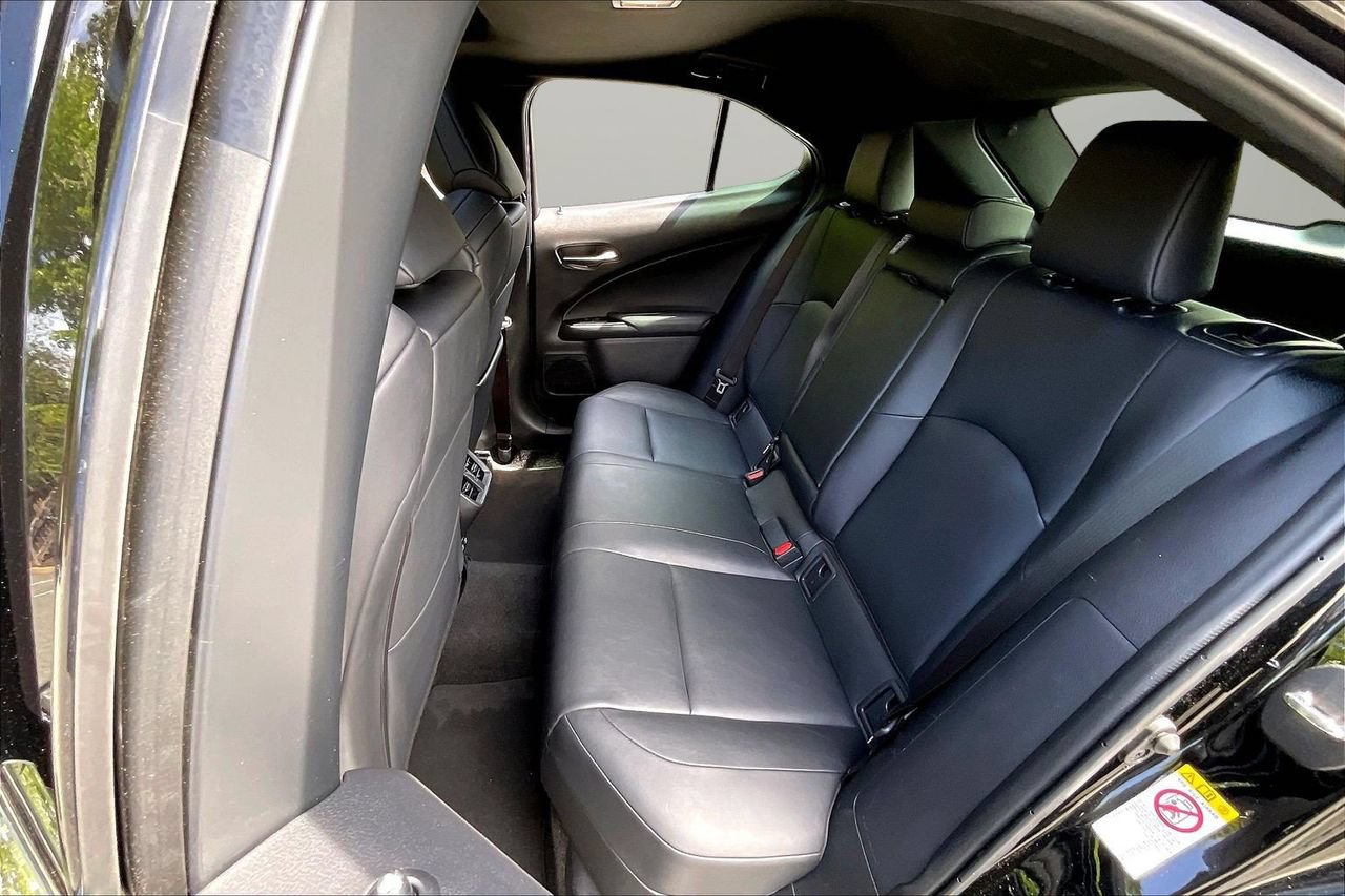 Used 2019 Lexus UX 200 F Sport w/ F Sport Premium Package FWD image 23