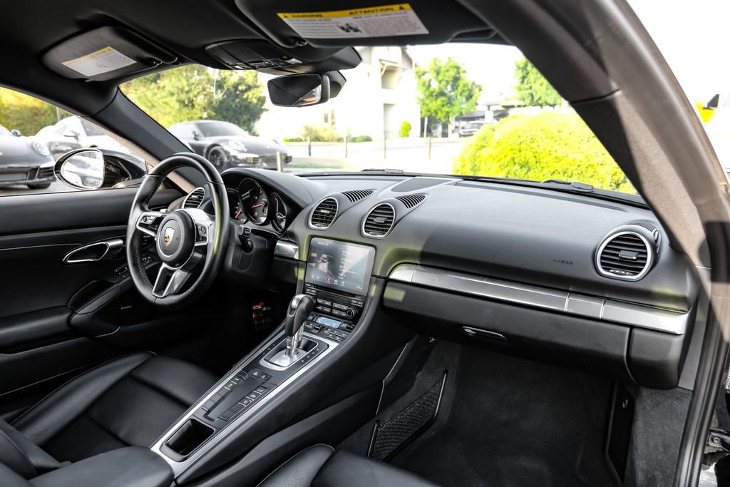 Used 2021 Porsche 718 Cayman w/ Premium Package image 10
