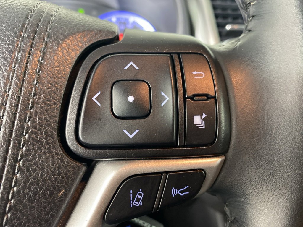 Used 2019 Toyota Highlander XLE image 25