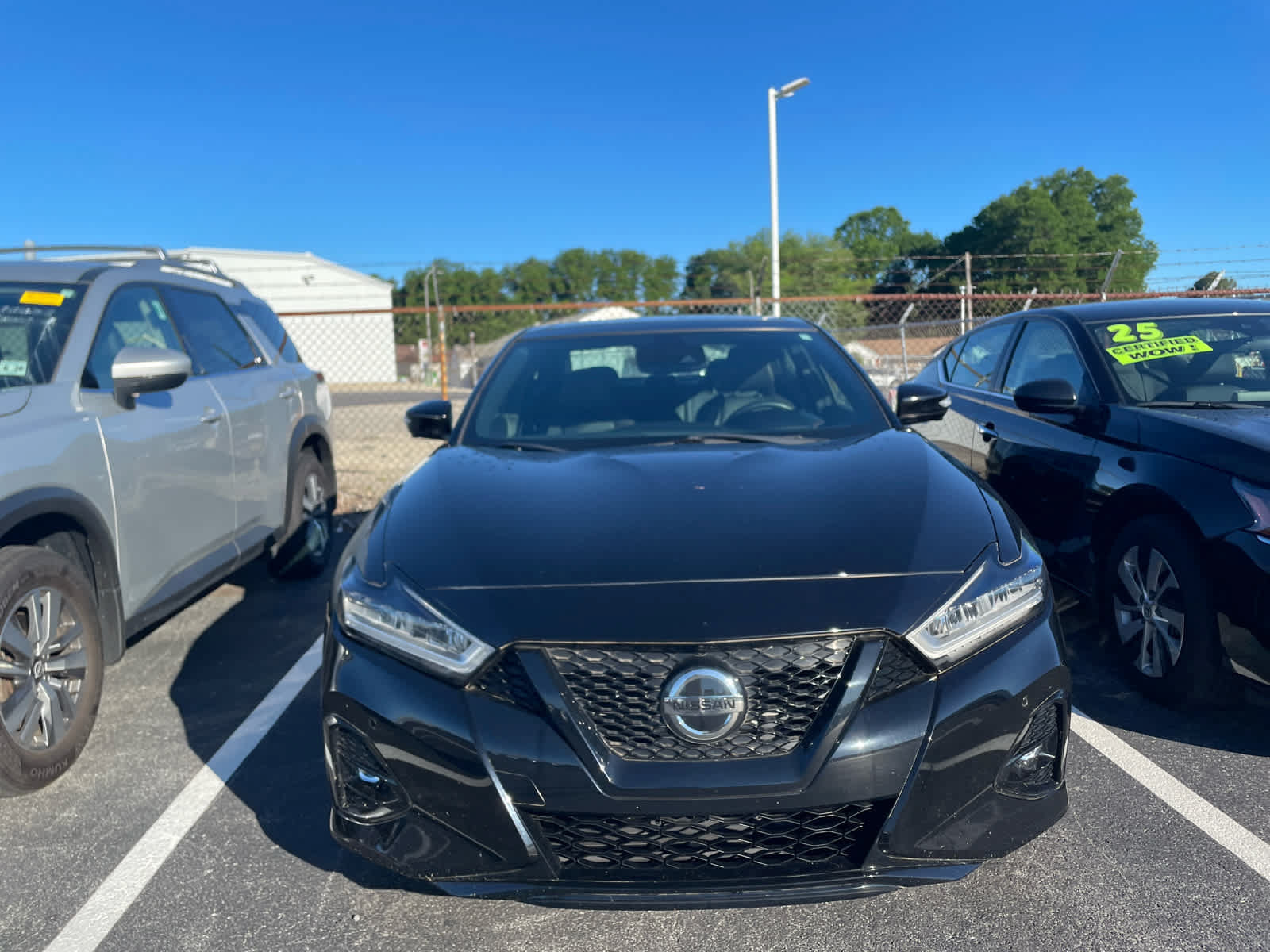 Used 2021 Nissan Maxima SR w/ Sport Mat Group FWD image 2