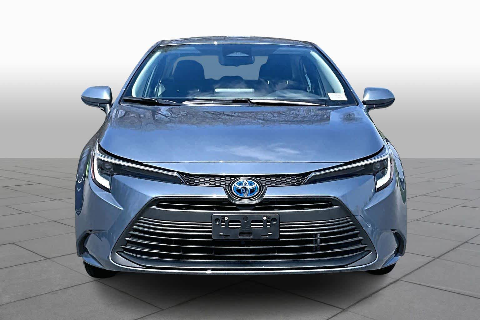 Used 2025 Toyota Corolla LE image 4