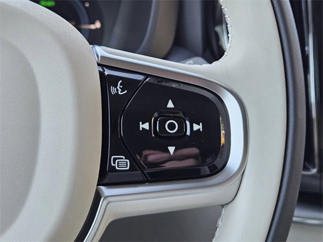 Used 2025 Volvo XC60 T8 Core w/ Climate Package image 31