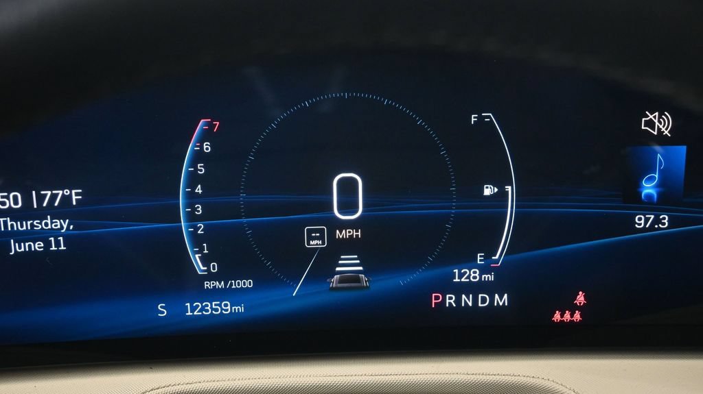 Certified 2024 Cadillac XT4 Luxury FWD image 9