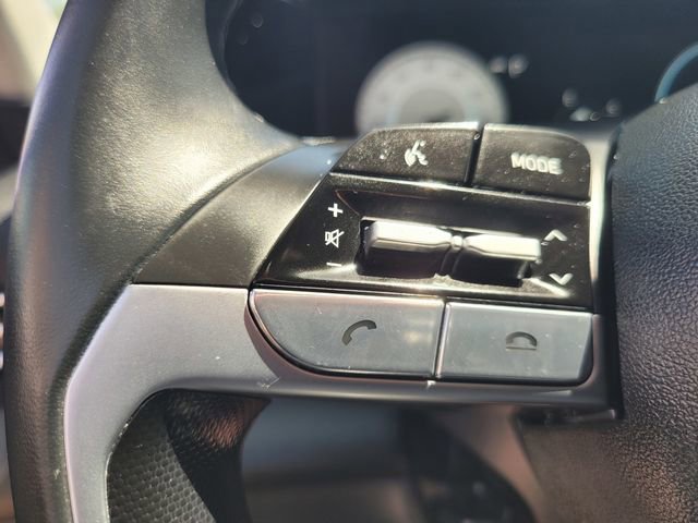 Used 2022 Hyundai Elantra Limited w/ Preferred Accessory Package FWD image 27