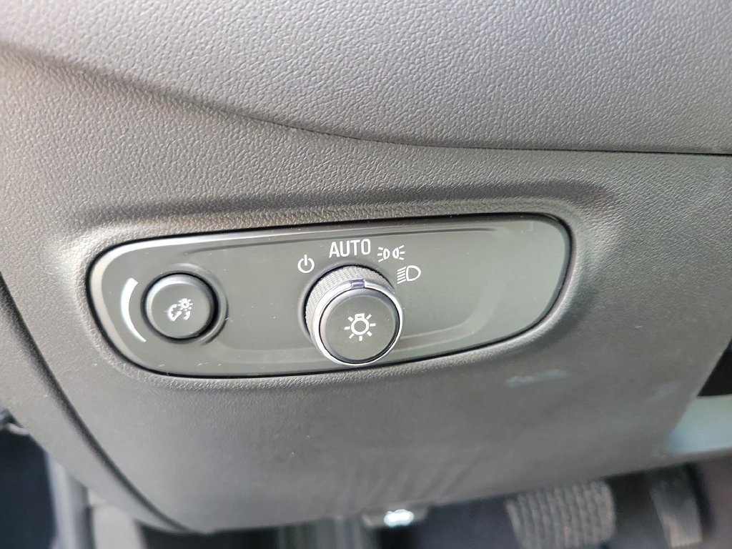 Used 2024 Chevrolet Equinox LS w/ LS Convenience Package FWD image 24