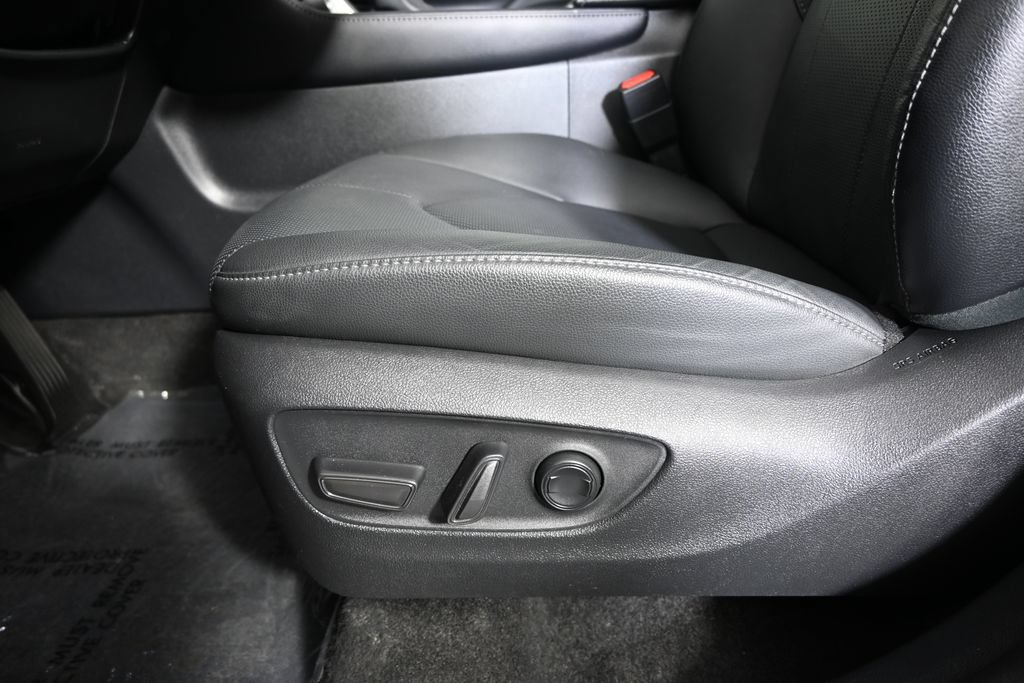 Used 2024 Toyota Grand Highlander AWD image 23