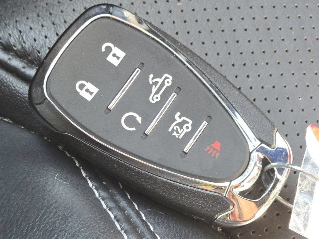 Used 2023 Chevrolet Camaro LT RWD image 40