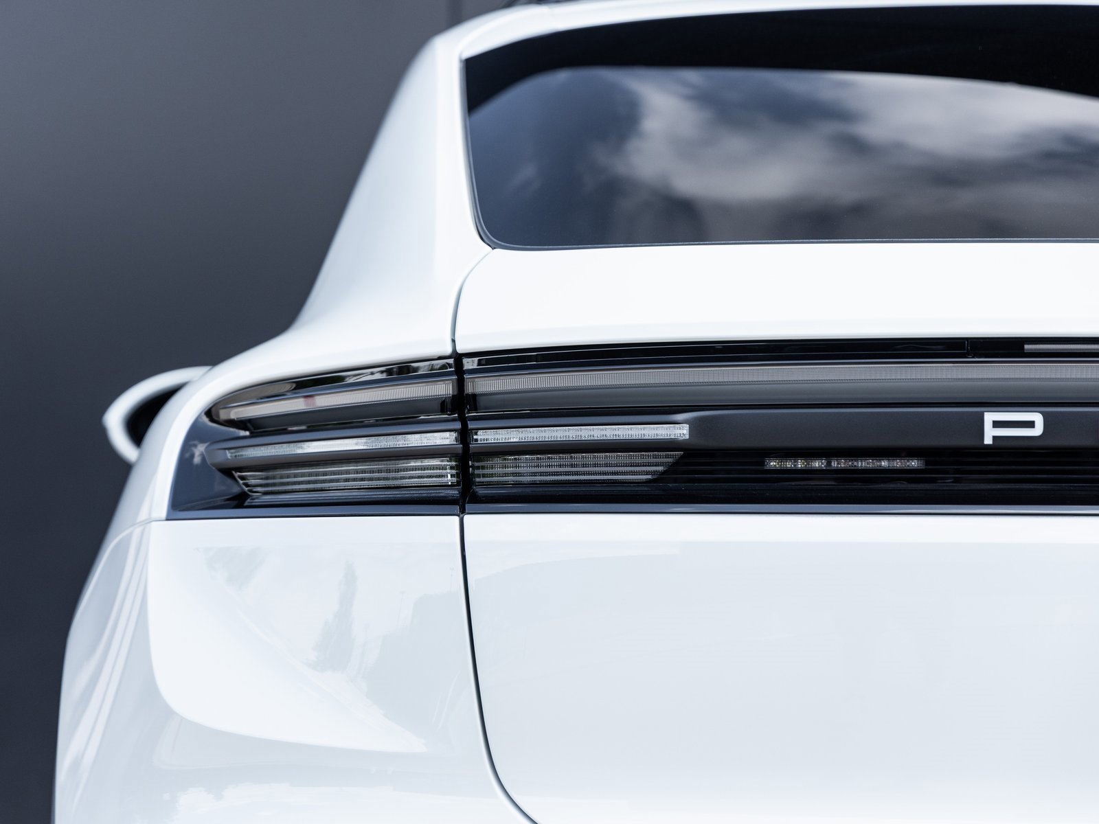 Used 2025 Porsche Macan 4S Electric image 14